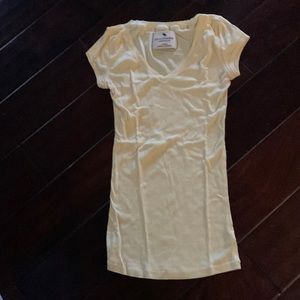 Yellow Abercrombie tee!